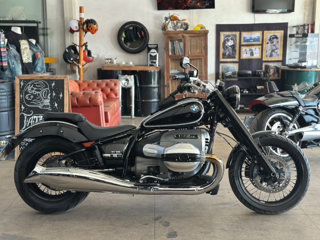 BMW R18 Pure