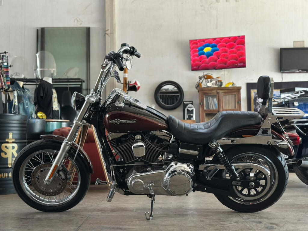 Harley-Davidson Super Glide Custom (FXDC)